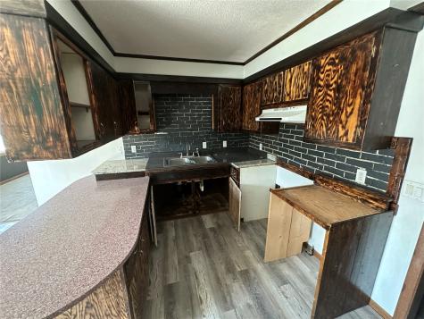 1122 3rd Street E Vinton IA 52349