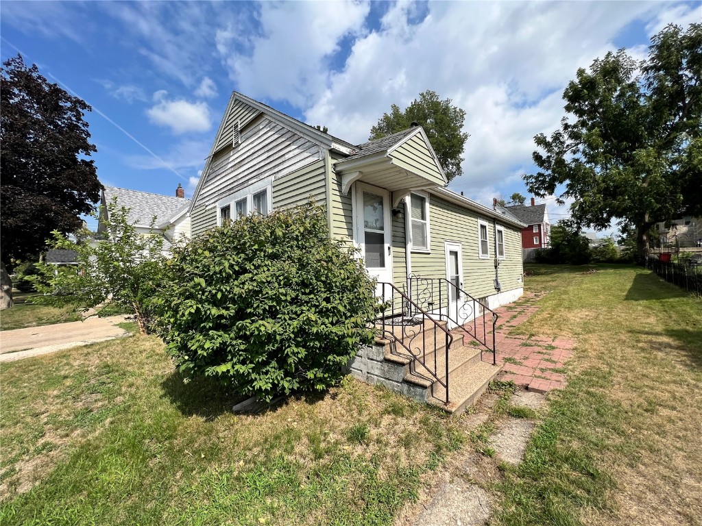 1743 E Avenue NE Cedar Rapids IA 52402