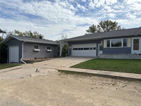 107 Mill Avenue Springville IA 52336