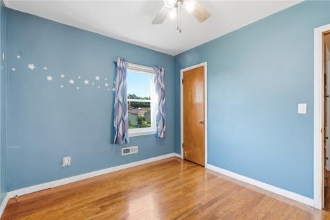 2423 1st Avenue SW Cedar Rapids IA 52405