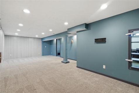 2423 1st Avenue SW Cedar Rapids IA 52405