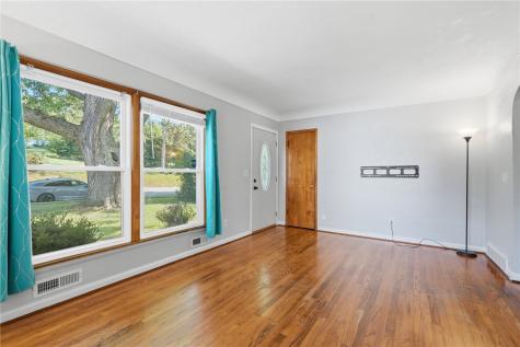 2423 1st Avenue SW Cedar Rapids IA 52405