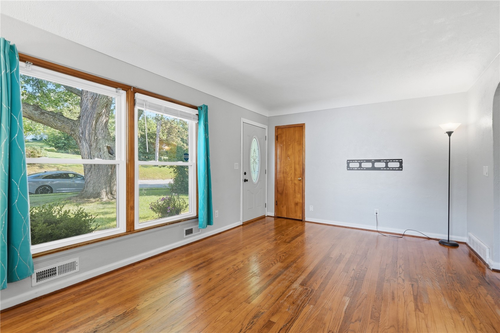 2423 1st Avenue SW Cedar Rapids IA 52405