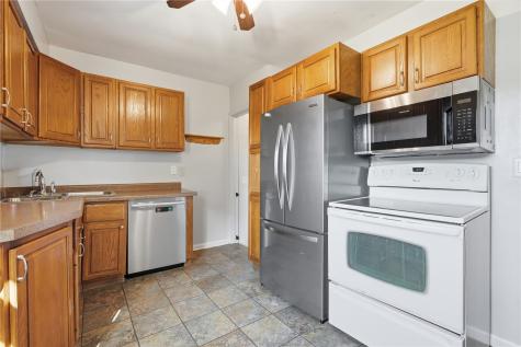 2423 1st Avenue SW Cedar Rapids IA 52405