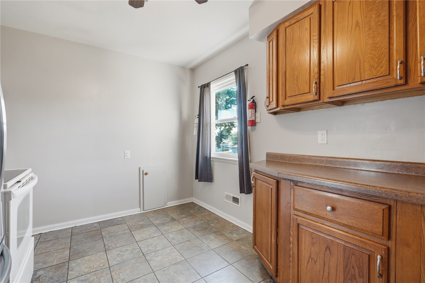 2423 1st Avenue SW Cedar Rapids IA 52405