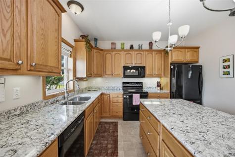 2185 Robert Court Marion IA 52302