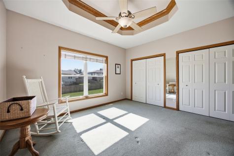 2185 Robert Court Marion IA 52302