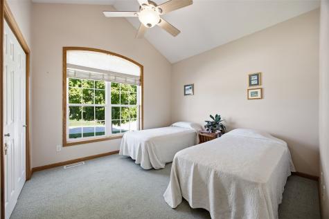 2185 Robert Court Marion IA 52302