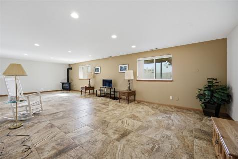 2185 Robert Court Marion IA 52302