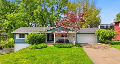 1612 Derwen Drive Iowa City IA 52246