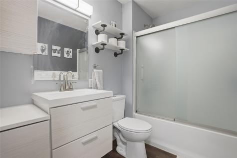 1612 Derwen Drive Iowa City IA 52246