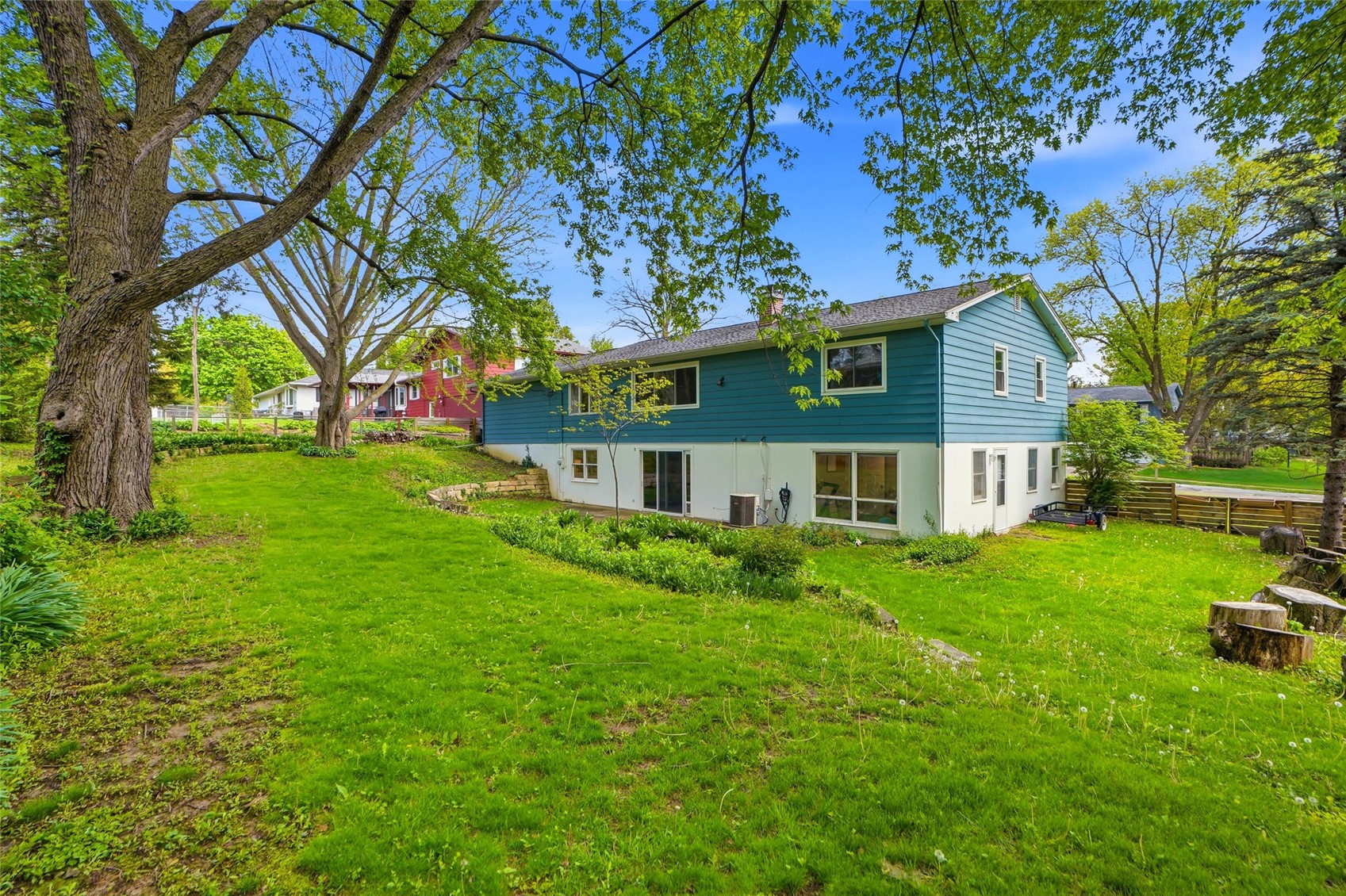 1612 Derwen Drive Iowa City IA 52246