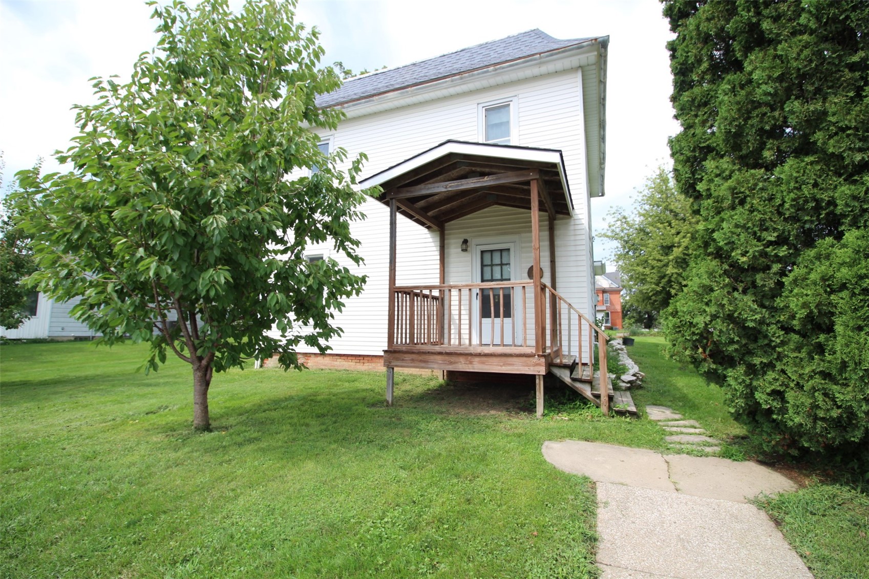 114 W Oak Street North English IA 52316