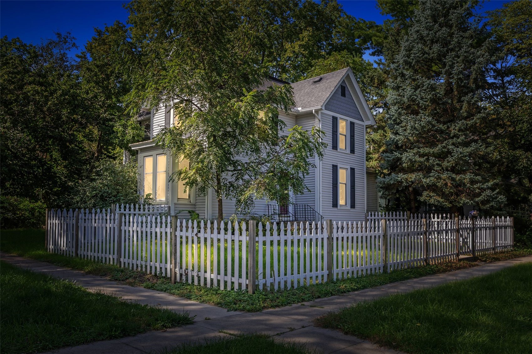 402 3rd Street NW Mt Vernon IA 52314