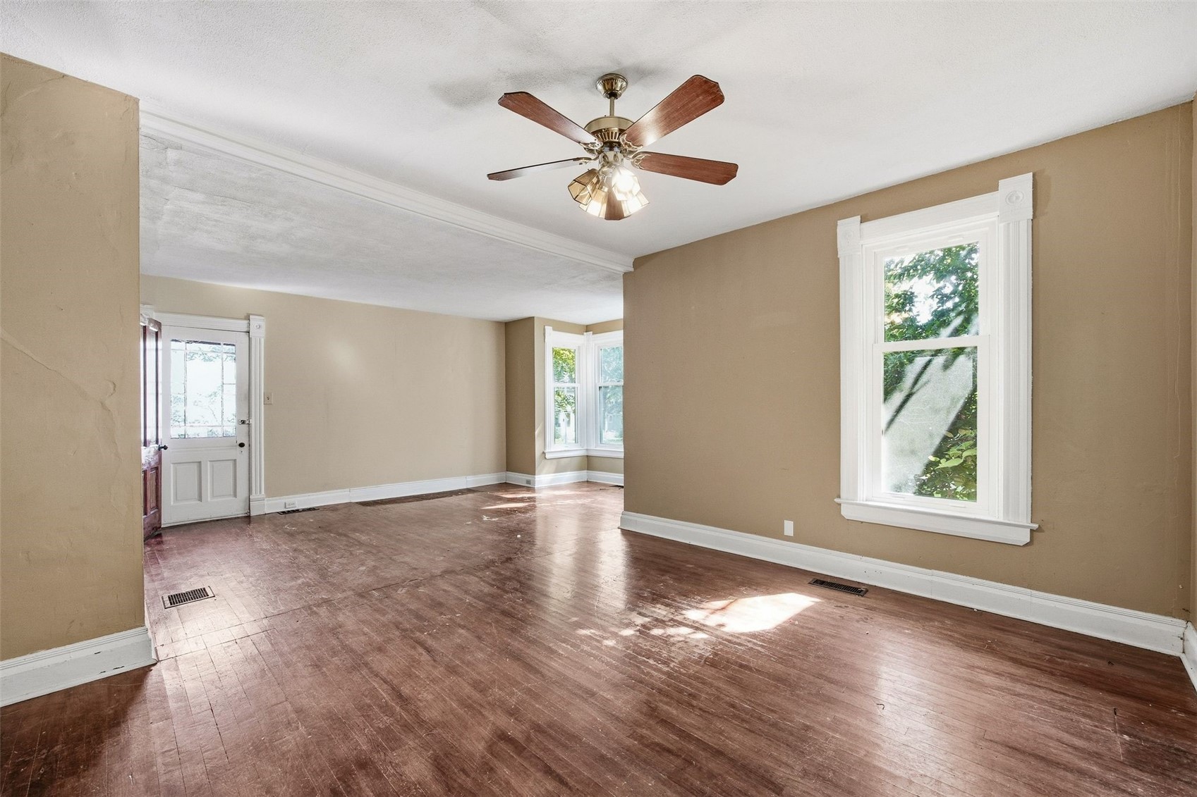 402 3rd Street NW Mt Vernon IA 52314
