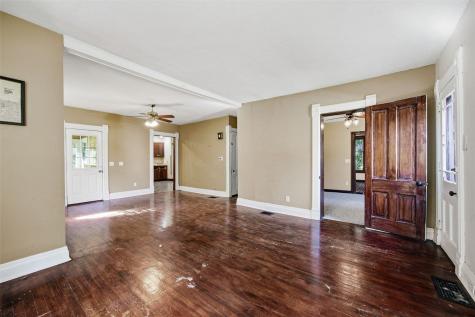 402 3rd Street NW Mt Vernon IA 52314