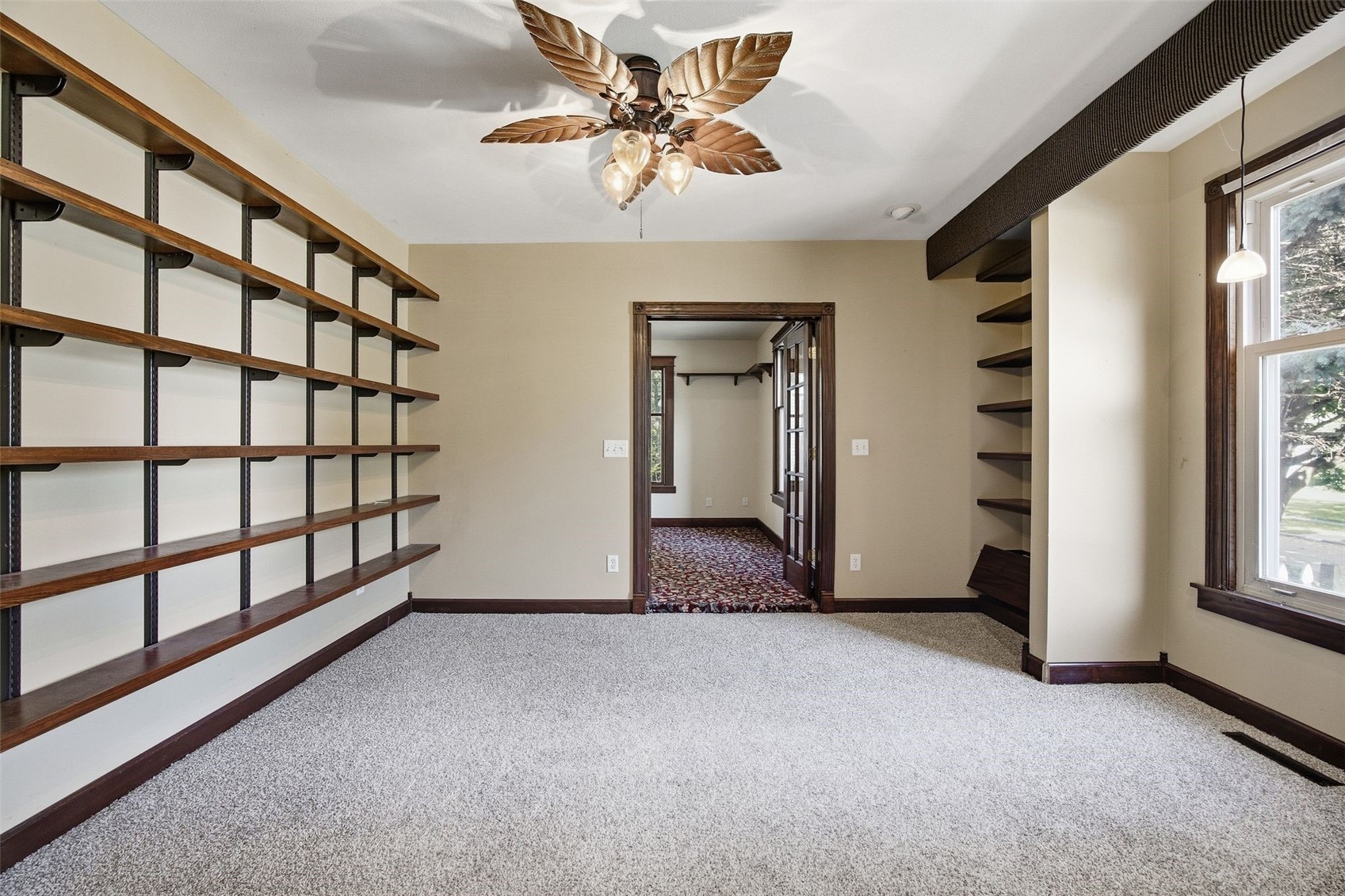 402 3rd Street NW Mt Vernon IA 52314
