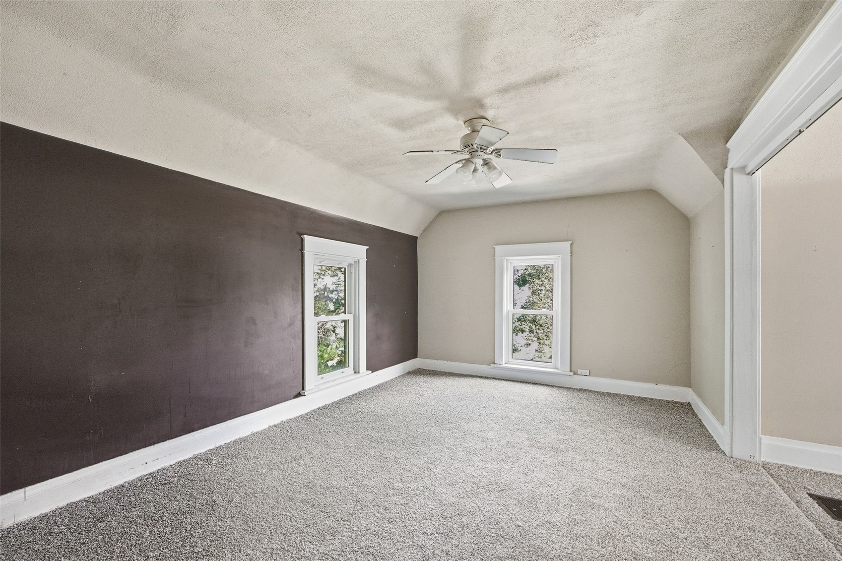 402 3rd Street NW Mt Vernon IA 52314