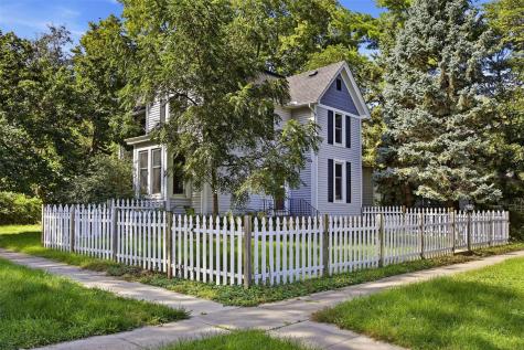 402 3rd Street NW Mt Vernon IA 52314