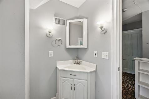 402 3rd Street NW Mt Vernon IA 52314