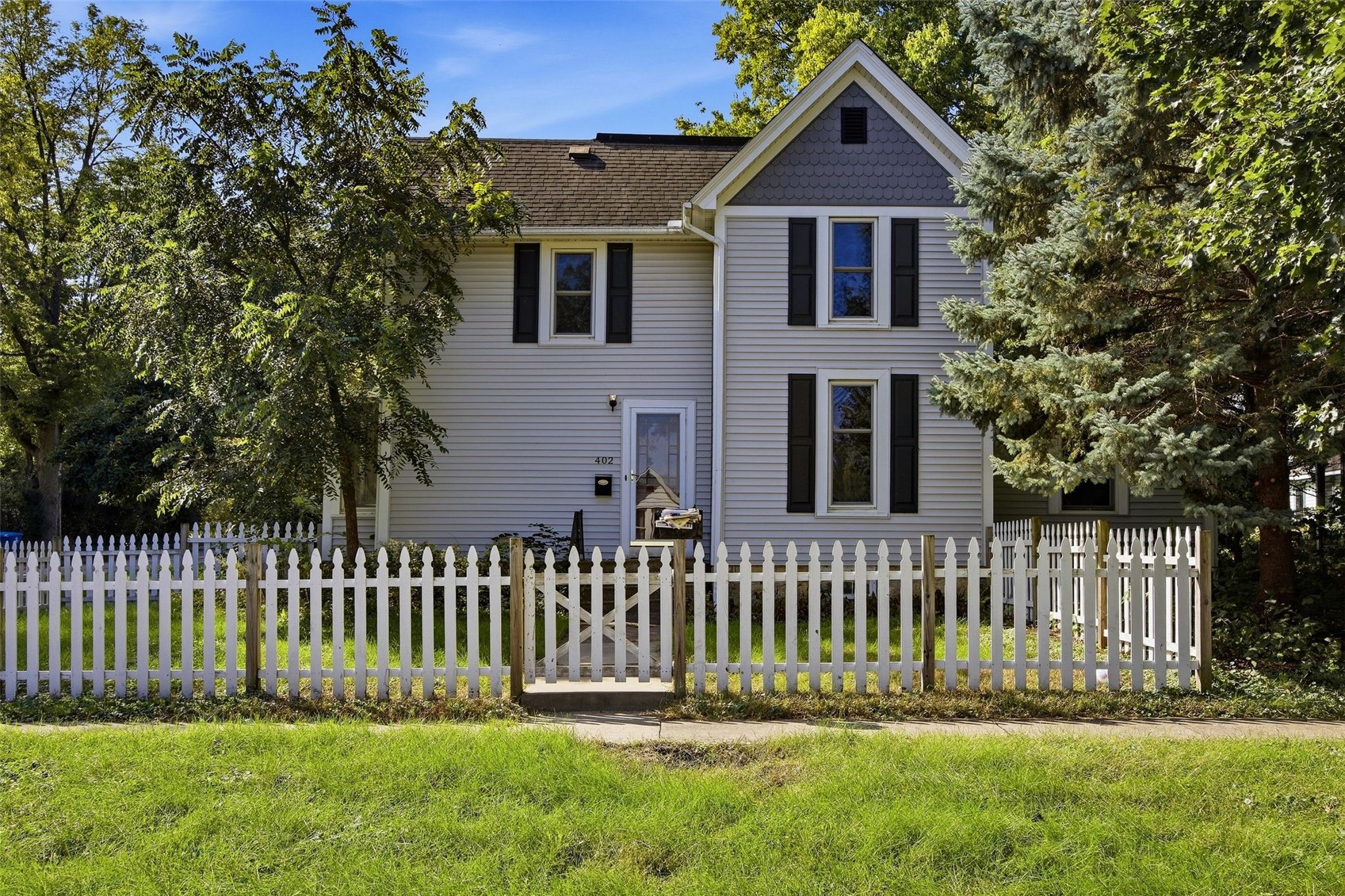 402 3rd Street NW Mt Vernon IA 52314