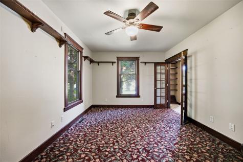 402 3rd Street NW Mt Vernon IA 52314