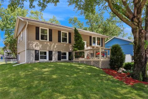 46 Regal Lane Iowa City IA 52240
