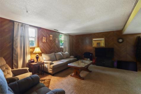 46 Regal Lane Iowa City IA 52240