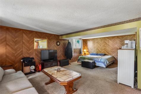 46 Regal Lane Iowa City IA 52240