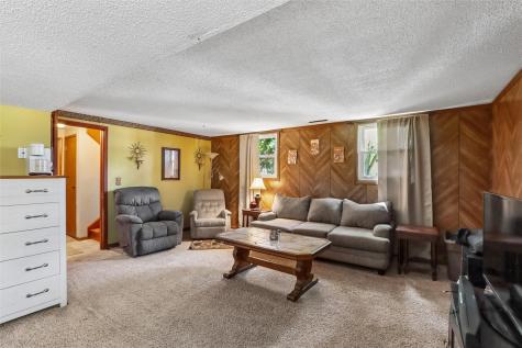 46 Regal Lane Iowa City IA 52240
