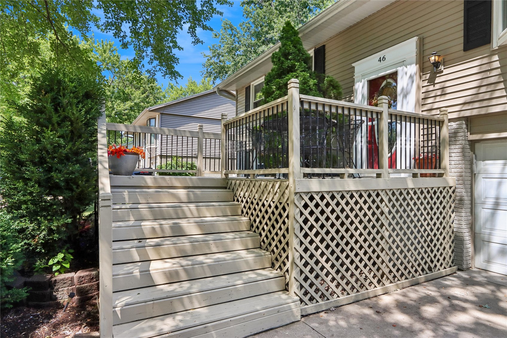 46 Regal Lane Iowa City IA 52240