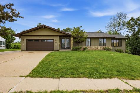 2928 Alleghany Drive NE Cedar Rapids IA 52402
