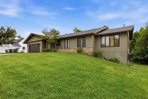 2928 Alleghany Drive NE Cedar Rapids IA 52402