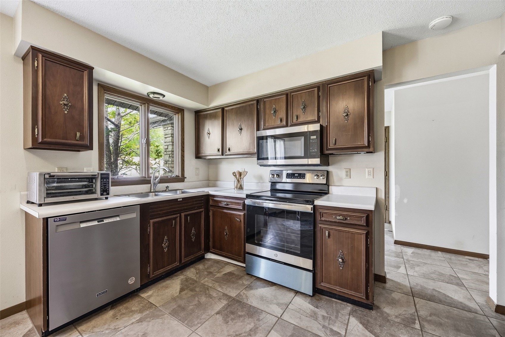 2928 Alleghany Drive NE Cedar Rapids IA 52402