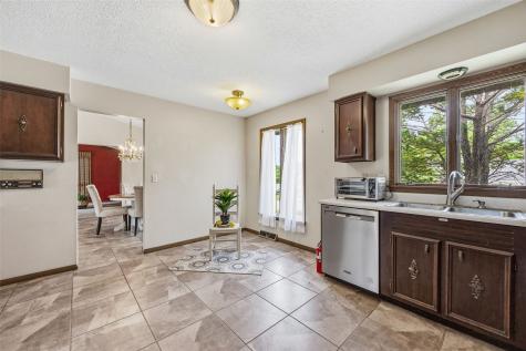 2928 Alleghany Drive NE Cedar Rapids IA 52402