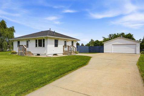 272 28th Avenue SW Cedar Rapids IA 52404
