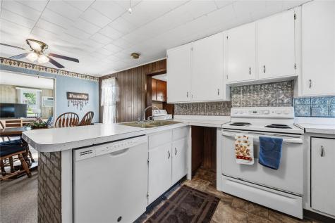 307 Fremont Street SW Blairstown IA 52209