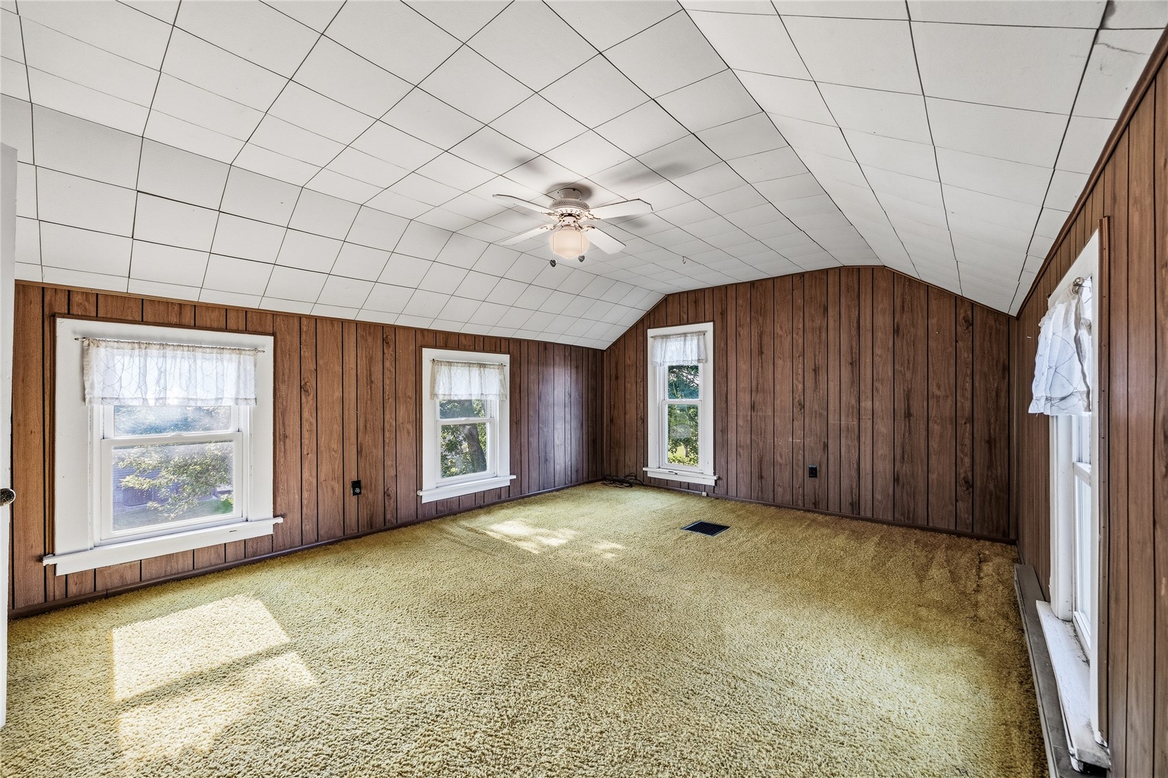 307 Fremont Street SW Blairstown IA 52209