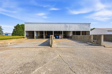 307 Fremont Street SW Blairstown IA 52209