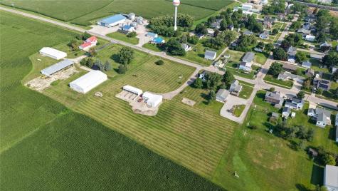 307 Fremont Street SW Blairstown IA 52209