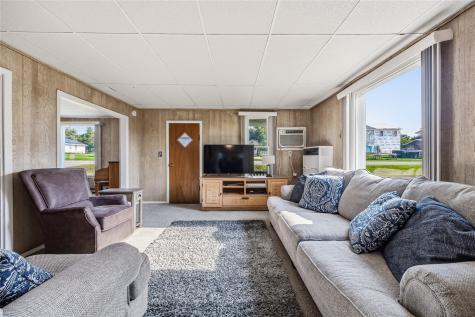 307 Fremont Street SW Blairstown IA 52209