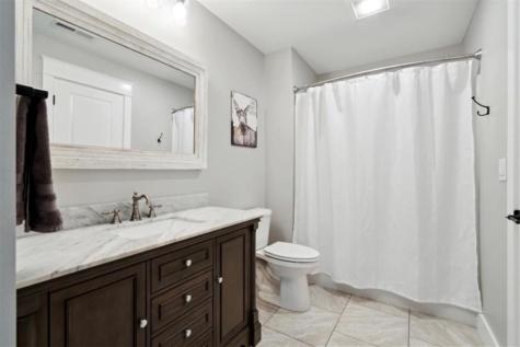 9174 207 Avenue Anamosa IA 52205