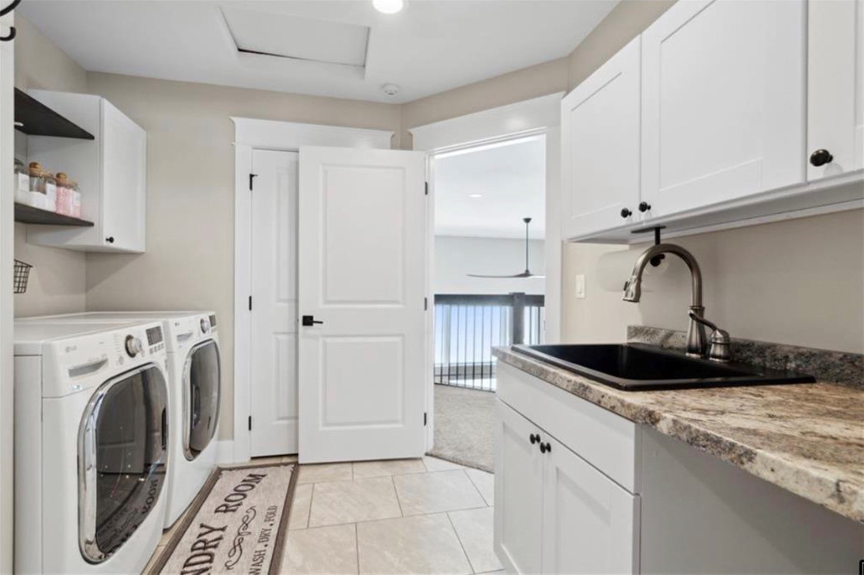 9174 207 Avenue Anamosa IA 52205