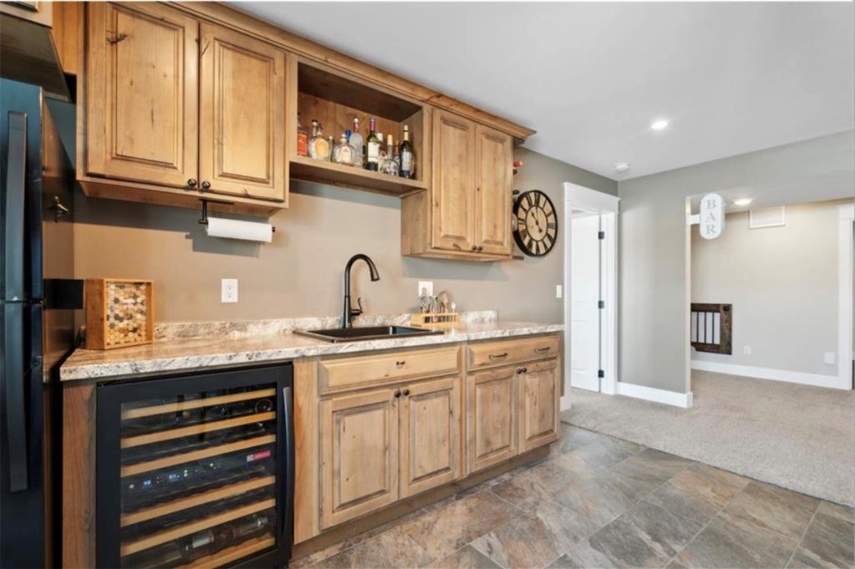 9174 207 Avenue Anamosa IA 52205