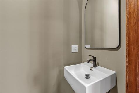 1703 A Avenue NE Cedar Rapids IA 52402