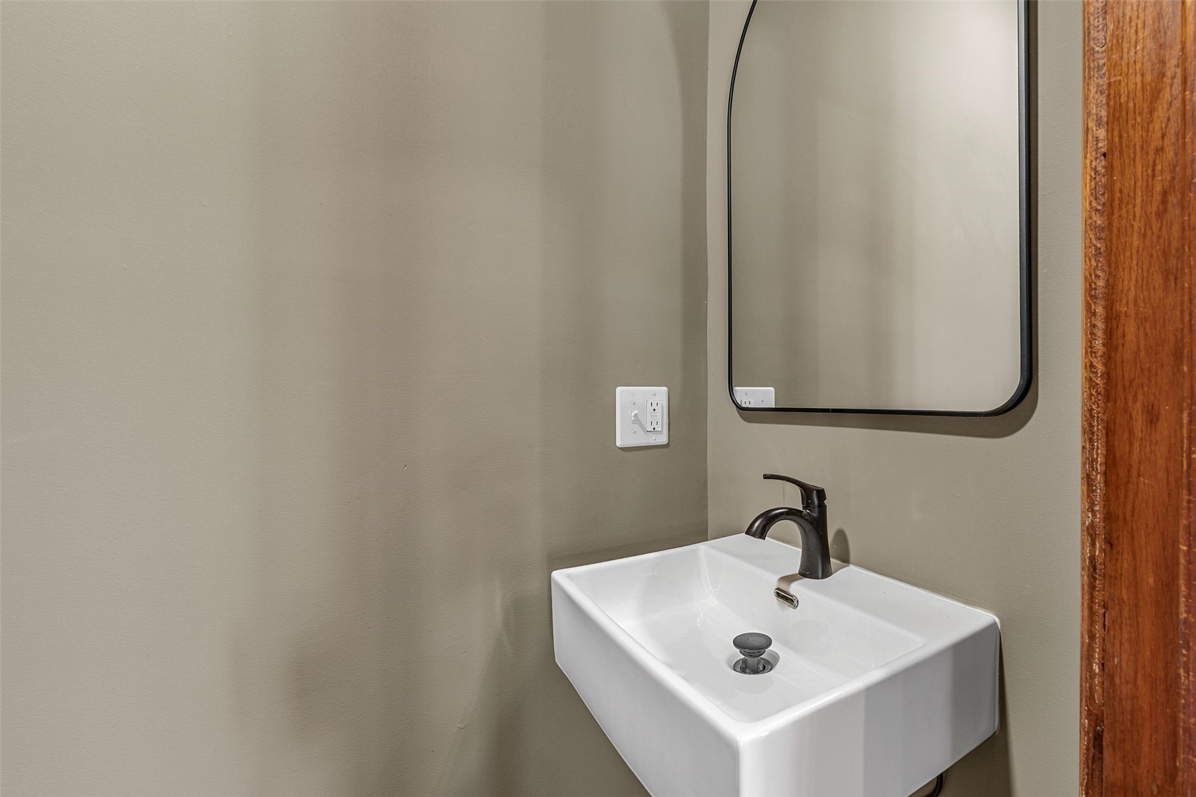 1703 A Avenue NE Cedar Rapids IA 52402