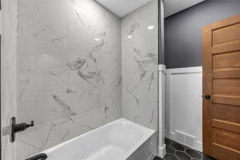 1703 A Avenue NE Cedar Rapids IA 52402
