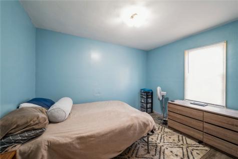 1722 Center Point Road NE Cedar Rapids IA 52402
