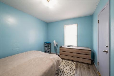 1722 Center Point Road NE Cedar Rapids IA 52402