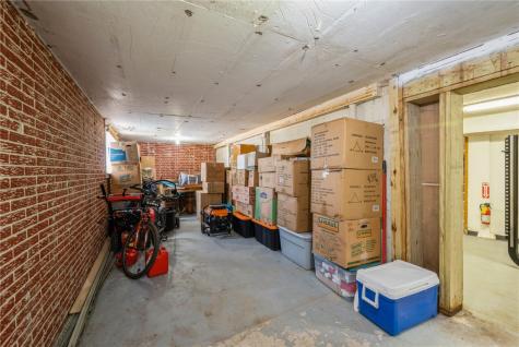 1722 Center Point Road NE Cedar Rapids IA 52402